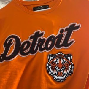 Mens Pro Standard Tigers Shirt